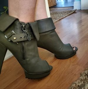 Guess peep toe booties